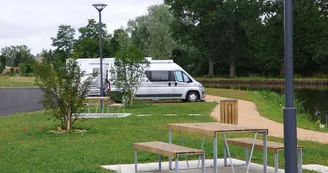 Aire d'accueil et de services Aire d'accueil et de services