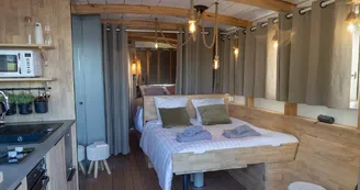 Toue-cabanée-sejour-famille-insolite-loire-chambre Toue-cabanée-sejour-famille-insolite-loire-chambre