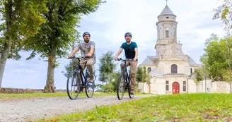 msl-osez-mauges-loire-a-velo-abbatiale-st-florent-le-vieil©A.Béranger (1) msl-osez-mauges-loire-a-velo-abbatiale-st-florent-le-vieil©A.Béranger (1)