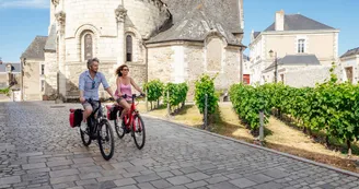 https://reservation.destination-angers.com/medias/images/prestataires/2891803-reportage_oenotourisme_produit_chenin_copyright_christophe_martin_destination_angers_6607.png_1 https://reservation.destination-angers.com/medias/images/prestataires/2891803-reportage_oenotourisme_produit_chenin_copyright_christophe_martin_destination_angers_6607.png_1