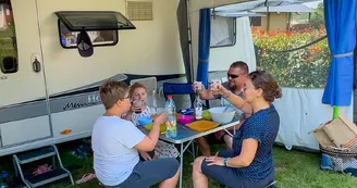 Aire d'accueil et de services au Camping des Papillons