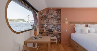Bed and Bicycle - La Péniche