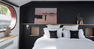 Bed and Bicycle - La Péniche