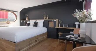Bed and Bicycle - La Péniche