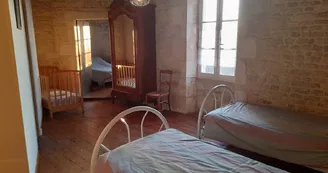 Le Grand Courdeault - La Tour de l'Ancien Château Le Grand Courdeault - La Tour de l'Ancien Château