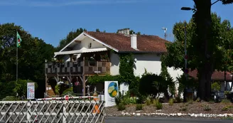 Camping ACCCF Domaine de Bernezac Camping ACCCF Domaine de Bernezac