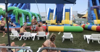 Parc aquatique et jeux gonflables "Family Kids"
