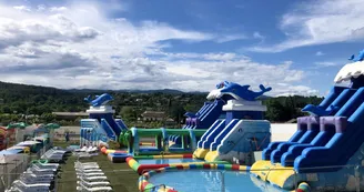 Parc aquatique et jeux gonflables "Family Kids"