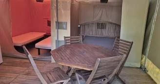 Camping insolite au Domaine de Bernezac Camping insolite au Domaine de Bernezac