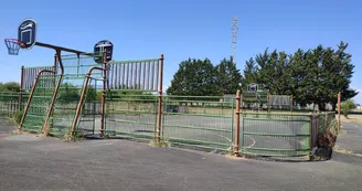 Aire de jeux, de pique-nique et city stade