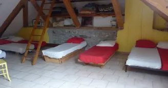 Gîte d'étape Le Rousset du Lac Gîte d'étape Le Rousset du Lac