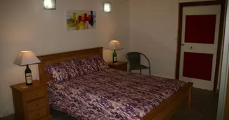 Mas de la Giralde : chambres d'hôtes Mas de la Giralde : chambres d'hôtes