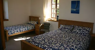 Mas de la Giralde : chambres d'hôtes Mas de la Giralde : chambres d'hôtes