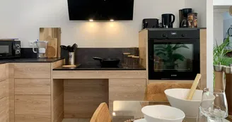 Villa Le Bélieu, gîte 4 * accessible PMR, climatisation /grande piscine privée, 4-5 personnes SUD Ardèche
