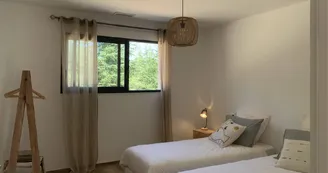 Villa Le Bélieu, gîte 4 * accessible PMR, climatisation /grande piscine privée, 4-5 personnes SUD Ardèche