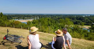 Panorama sur la confluence Vienne et Loire Panorama sur la confluence Vienne et Loire