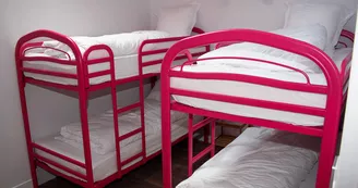 10 chambre 4 personnes gîte d'étape et de groupe de la métairie Saché (2) 10 chambre 4 personnes gîte d'étape et de groupe de la métairie Saché (2)
