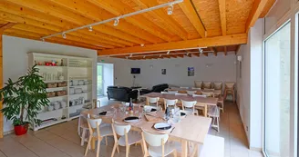 3 salle de séjour gîte d'étape et de groupe de la métairie Saché (1) 3 salle de séjour gîte d'étape et de groupe de la métairie Saché (1)