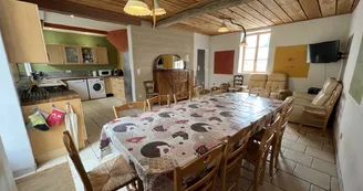GITE DE GROUPE-LERNE-GITE TERTUF-Salle à manger 2 GITE DE GROUPE-LERNE-GITE TERTUF-Salle à manger 2