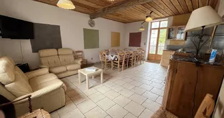 GITE DE GROUPE-LERNE-GITE TERTUF- Salle à manger GITE DE GROUPE-LERNE-GITE TERTUF- Salle à manger
