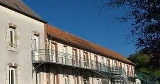 Pierrefitte es bois - centre Loiréolé - extérieurs - Centre de Vacances CGCV Pierrefitte es bois - centre Loiréolé - extérieurs - Centre de Vacances CGCV