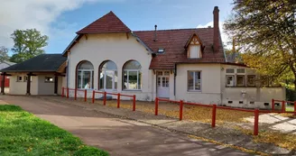 Pierrefitte es bois - centre Loiréolé - extérieurs - Centre de Vacances CGCV Pierrefitte es bois - centre Loiréolé - extérieurs - Centre de Vacances CGCV