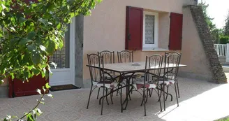 MEUBLE TOURISTIQUE