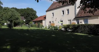 Ouzouer sur Trézée- gite du canal les fichus-Le gite au bord gitedepuisbasjardin Ouzouer sur Trézée- gite du canal les fichus-Le gite au bord gitedepuisbasjardin