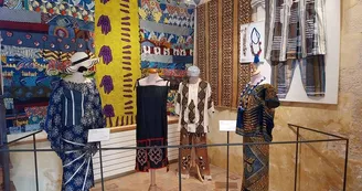Musée des costumes et parures du monde Musée des costumes et parures du monde