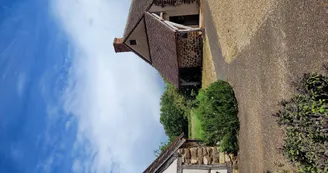 Office de tourisme à la Grange pyramidale du Pays-Fort Office de tourisme à la Grange pyramidale du Pays-Fort