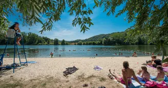 Baignade dans le Lot à Luzech_01 © Lot Tourisme - C. ORY Baignade dans le Lot à Luzech_01 © Lot Tourisme - C. ORY