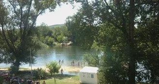 Castelfranc Baignade dans la rivière Lot