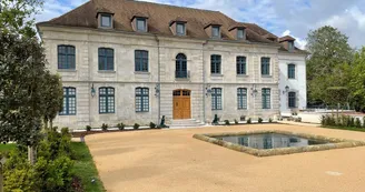 château de Larraldia-façade château de Larraldia-façade