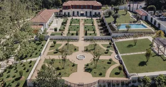 Château de Larraldia-vue aérienne Château de Larraldia-vue aérienne