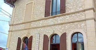 Bibliothèque Villereal 1