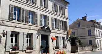 1- Chambre d'Hôte Repos Ribérac - Périgord Inattendu - La Façade 1- Chambre d'Hôte Repos Ribérac - Périgord Inattendu - La Façade
