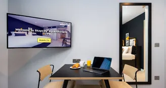3 Staycity Bordeaux Studio coin bureaudîner 3 Staycity Bordeaux Studio coin bureaudîner