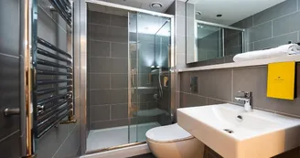 4 Staycity Bordeaux salle de bain Office de Tourisme 4 Staycity Bordeaux salle de bain Office de Tourisme