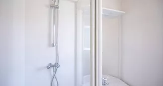residence-les-villas-du-lac-soustons-villa-M4P8-salle-de-bain_1