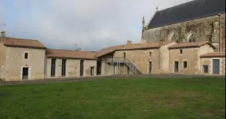 Relais de la Tour- gite de la collégiale.jpg_1