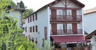 Hôtel restaurant Ramuntcho - Façade - St Jean Pied de Port Hôtel restaurant Ramuntcho - Façade - St Jean Pied de Port