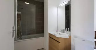 residence_nemea_urr_8. Salle de bain - @Christophe Boury residence_nemea_urr_8. Salle de bain - @Christophe Boury