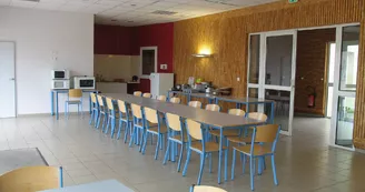 Salle d'activités Grand Bâtiment Accessibilité_5 Salle d'activités Grand Bâtiment Accessibilité_5