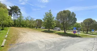 Parking public camping la Jemaye
