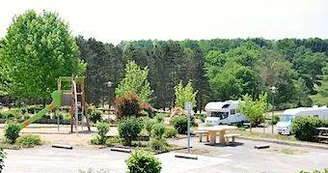 Aire d'accueil camping-car d'Oradour-sur-Glane Aire d'accueil camping-car d'Oradour-sur-Glane