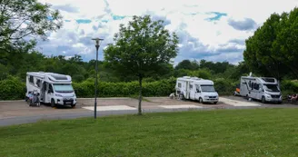 oradour-sur-glane_2026_Amel-elmalah-aire-de-camping-car (21)-2 oradour-sur-glane_2026_Amel-elmalah-aire-de-camping-car (21)-2