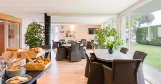 Appart hôtel Victoria Garden - Pau - salon petit déjeuner