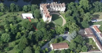château de Neuvic vu du ciel château de Neuvic vu du ciel