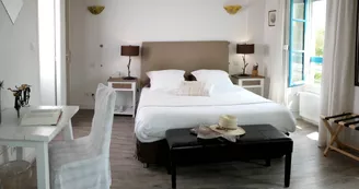 Une chambre à l'Hôtel au Marais Une chambre à l'Hôtel au Marais