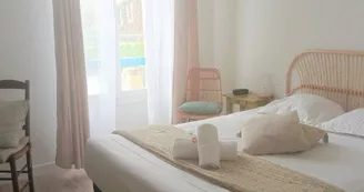 Une chambre à l'Hôtel au Marais Une chambre à l'Hôtel au Marais